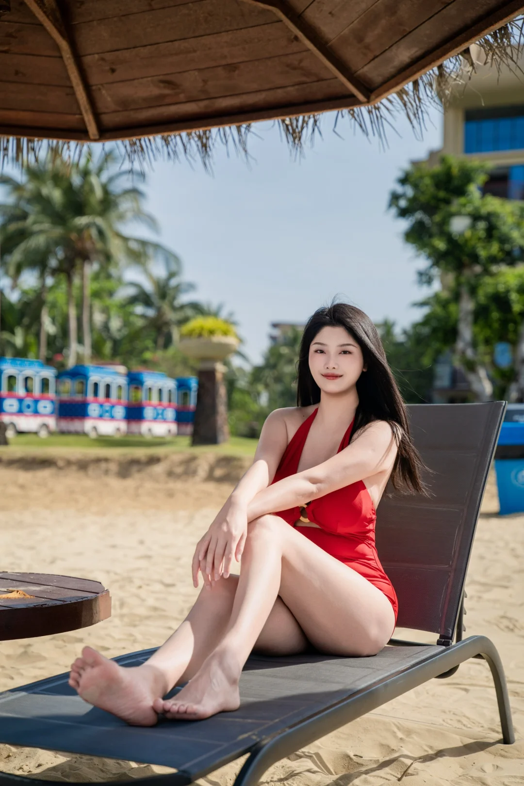 谁能拒绝红色泳衣👙