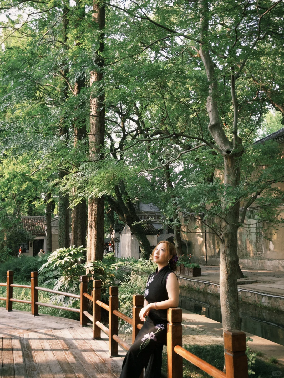 试图媚女