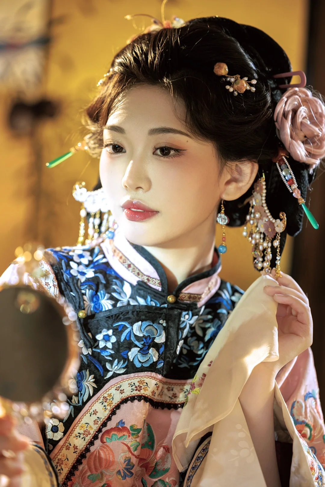 “本小姐自然是娇生惯养的喽～”