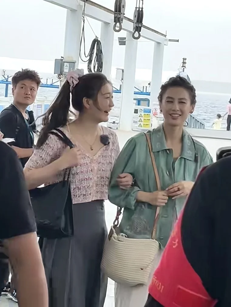 小梦姐妥妥的女高中生