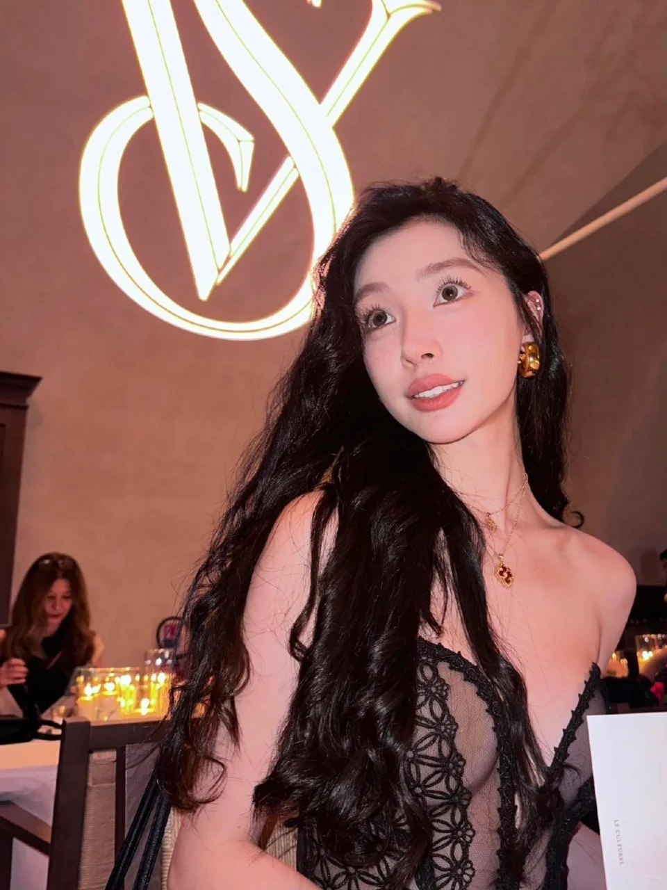 易梦玲｜姐姐又深v了