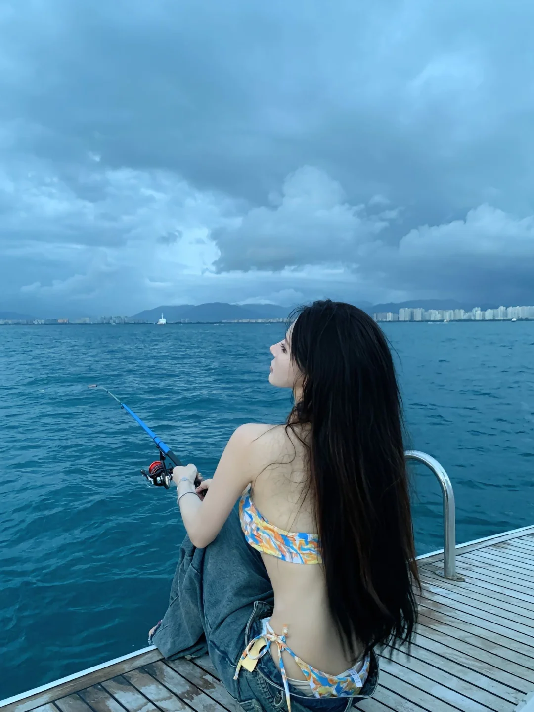 发朋友圈被姐妹狂要🔗比基尼👙
