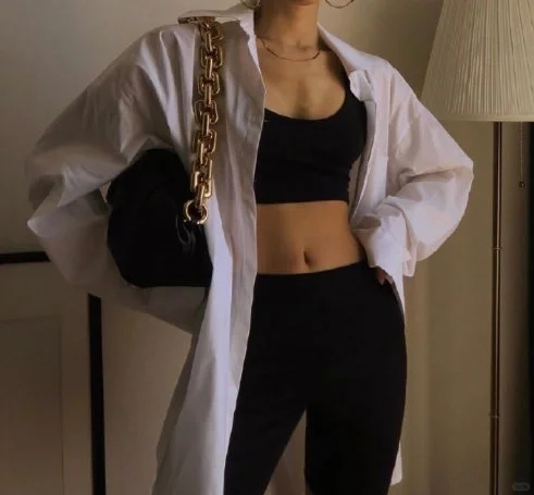 自律的女生才能拥有的肌肉线条~ 美极了