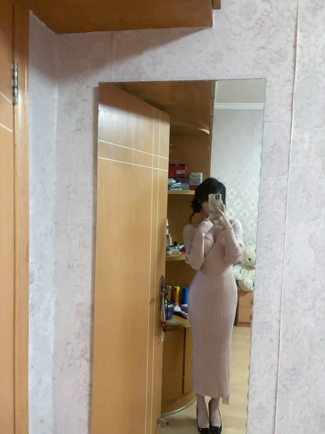 不是，这裙子硬美呀？