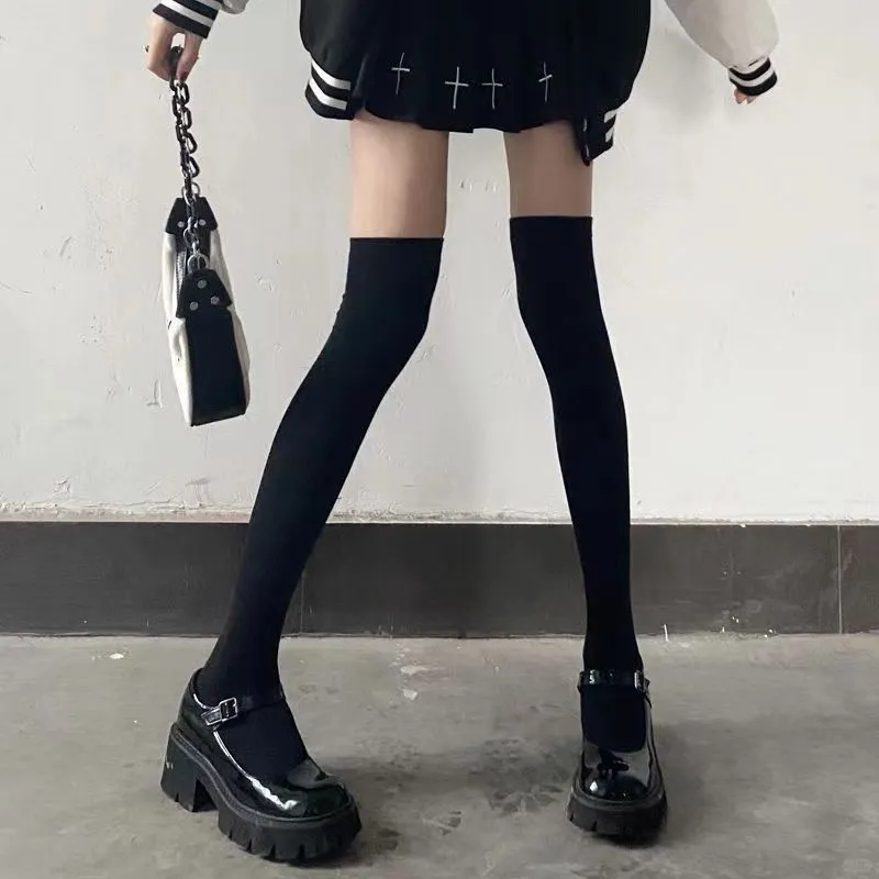 搭配小皮鞋就是漫画里走出的女主角！💫