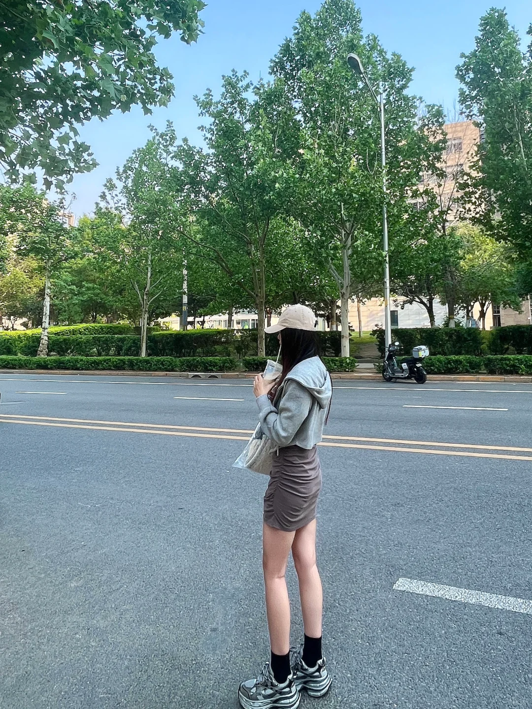 路上偶遇的美女….