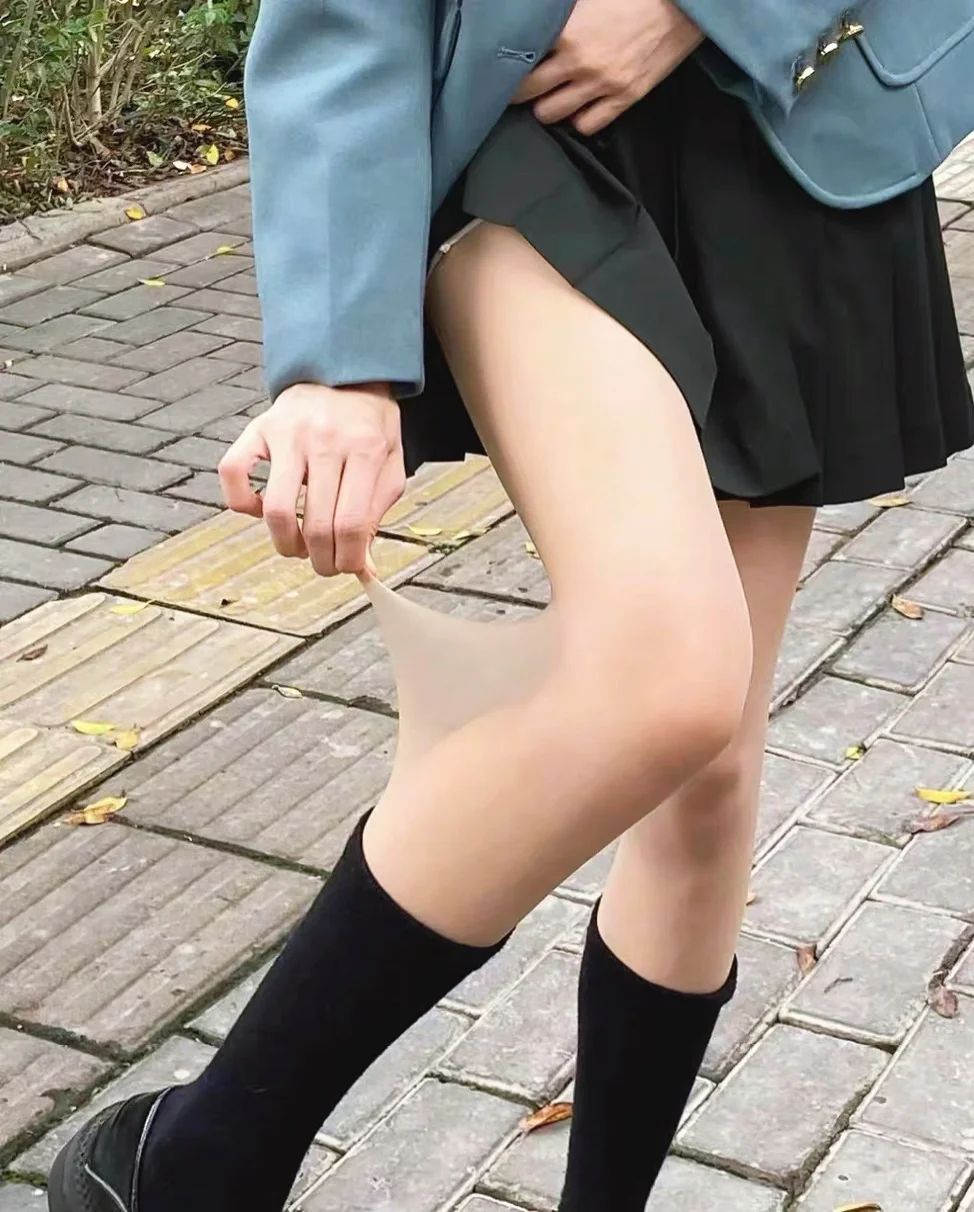 有人会这样穿丝袜吗？