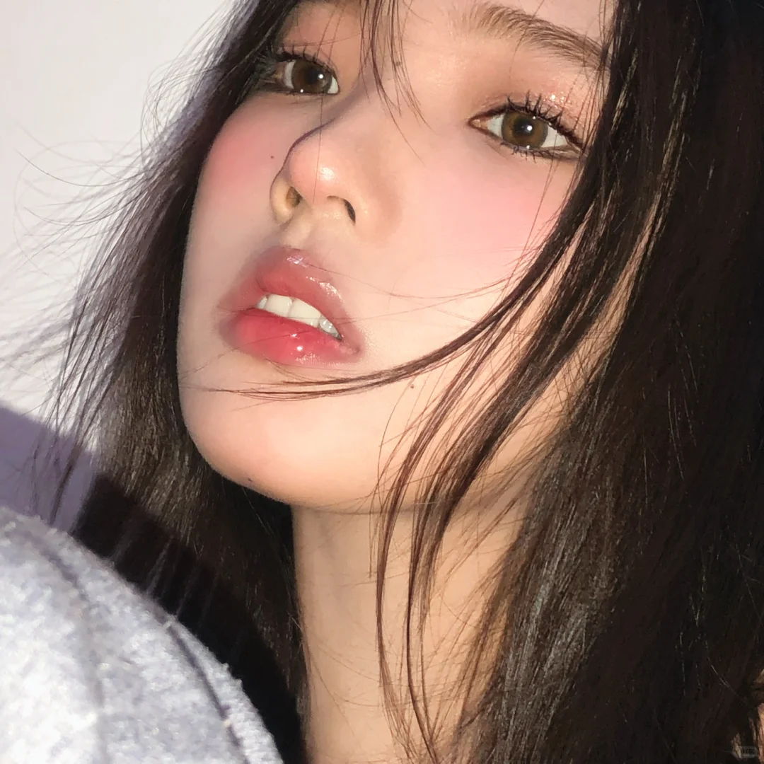 迟迟迟迟了个大到的伪嫩模妆
