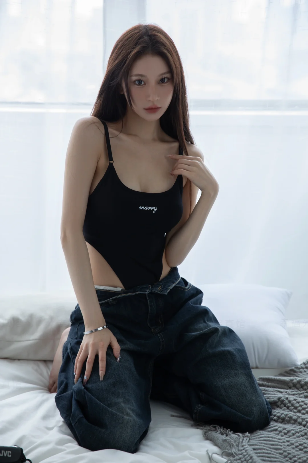 这是一组私房，关于距离，又纯又欲的大连写真
