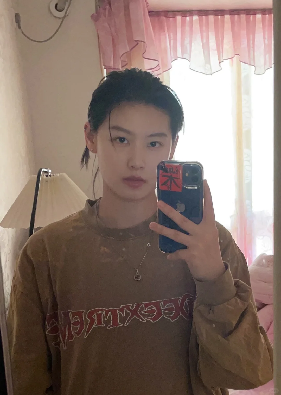 Le过分帅气吸引同性