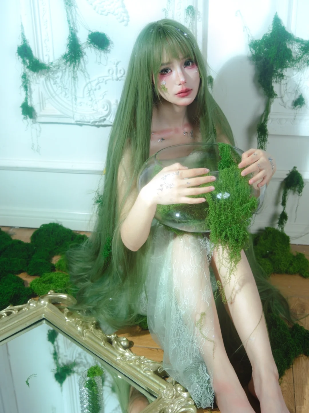 我的灵魂里都是潮湿的苔藓.....