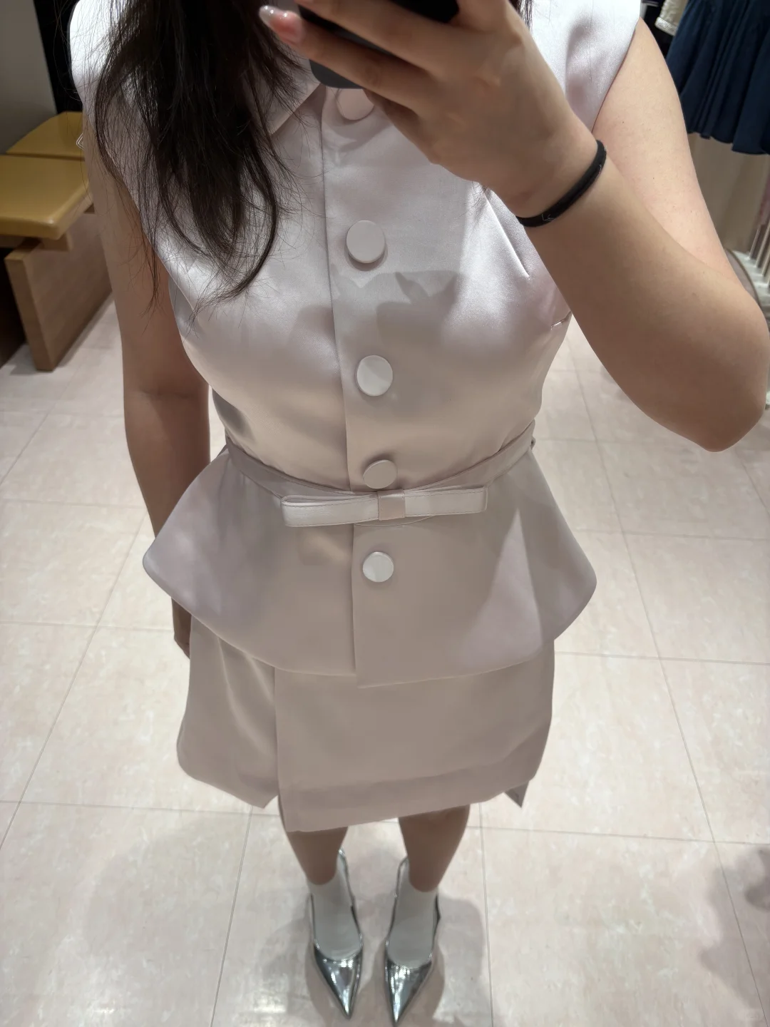 sp的好利来员工服真好看呀