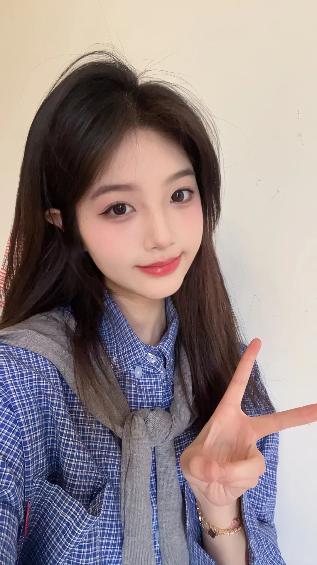 显嫩的尽头是淡妆