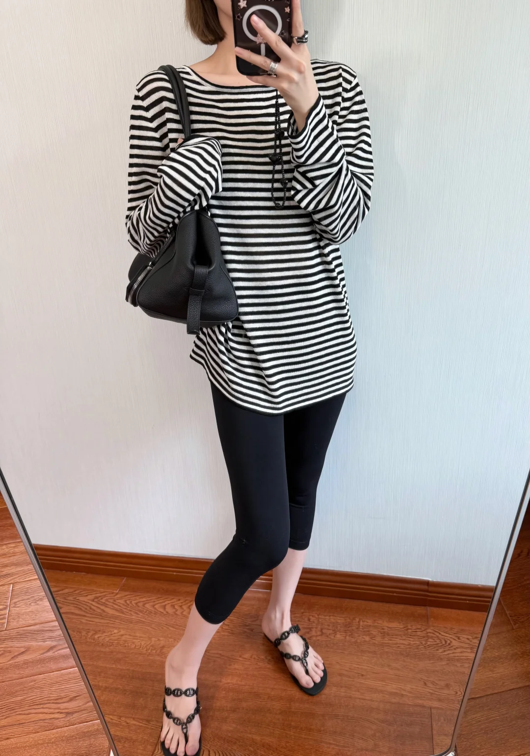 ootd｜自带松弛感的条纹T+瑜伽裤🖤