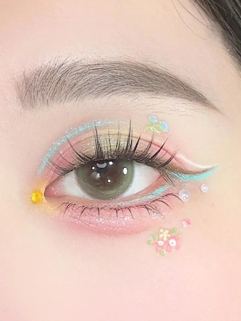 眼睛里亮亮的甜妹妆~