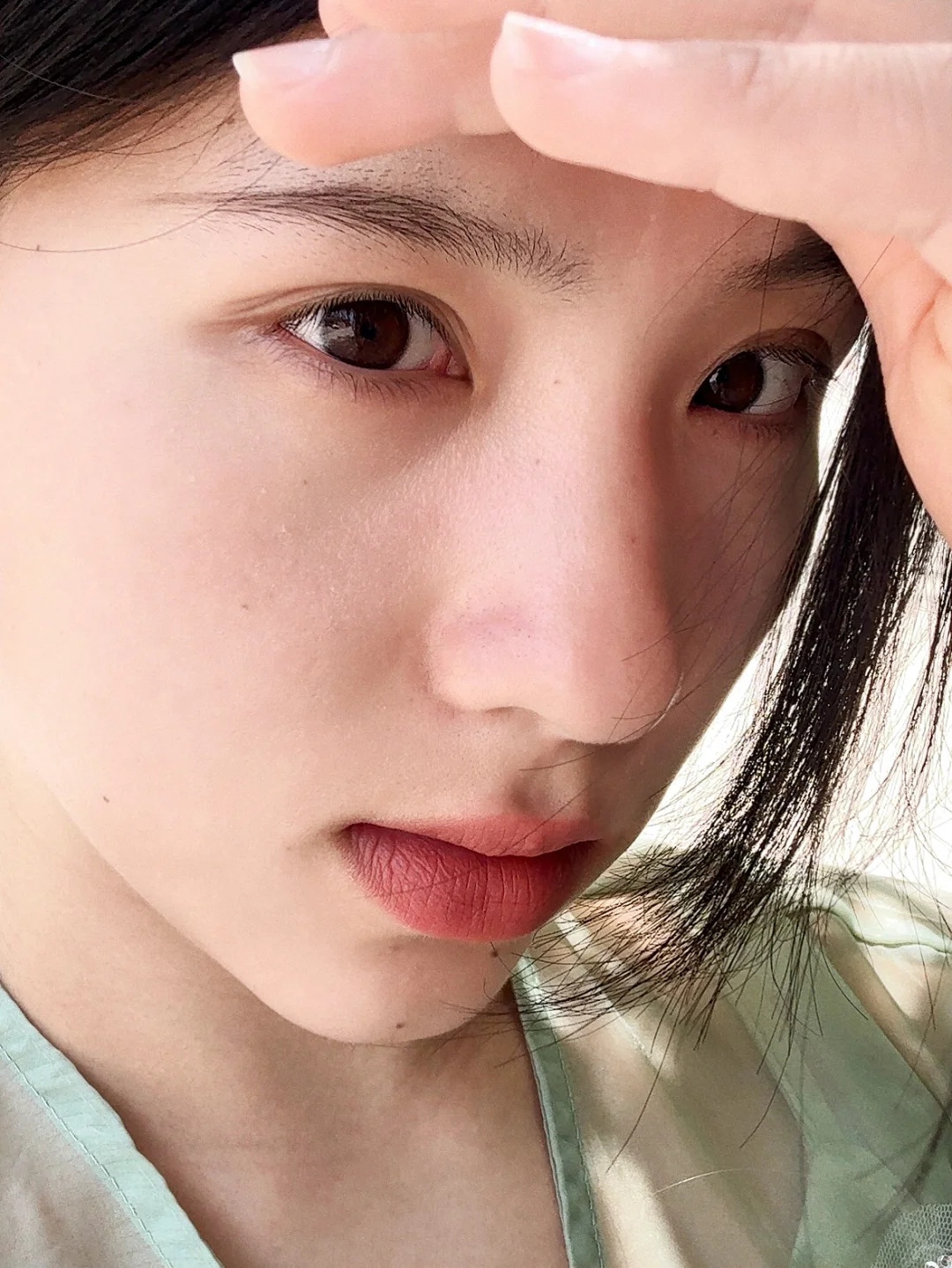 只涂了嘴巴的素颜