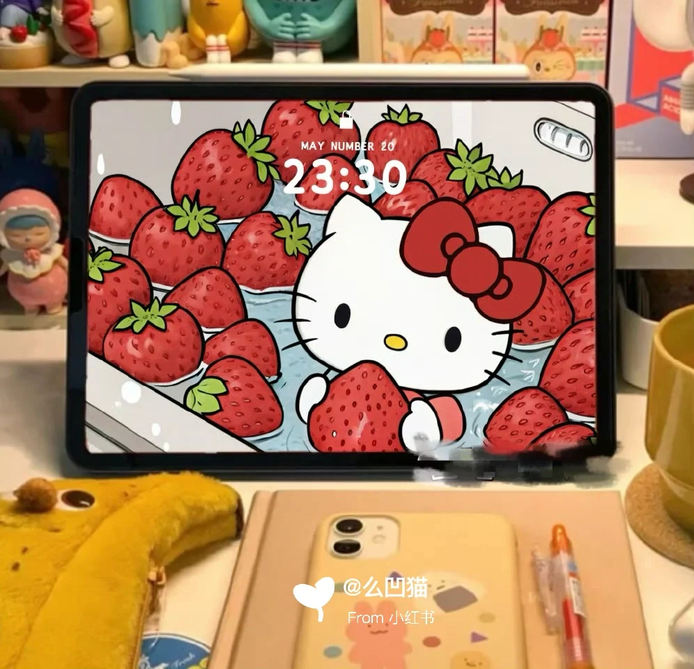 hello Kitty和小草莓iPad平板壁纸🍓