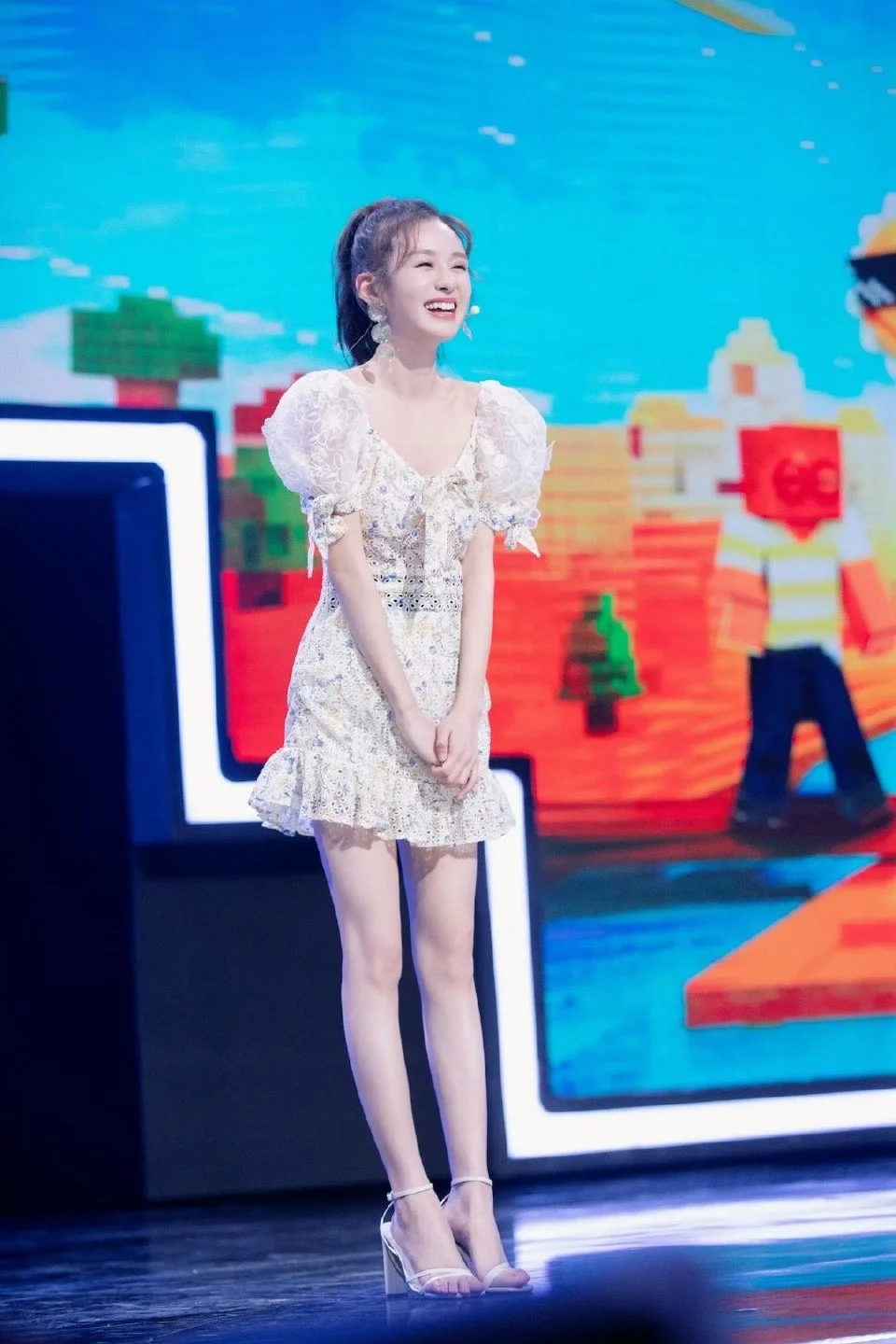 这个女人的腿好好看…