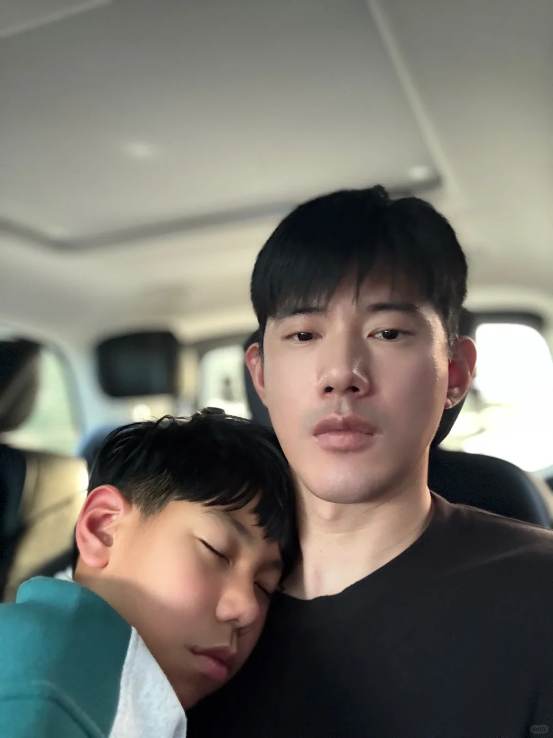 弟弟终于要回去上课了.