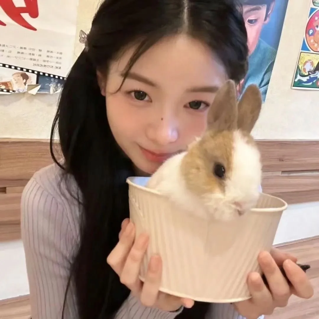 𝑾𝒆𝑪𝒉𝒂𝒕丨眼前一亮的女生头像