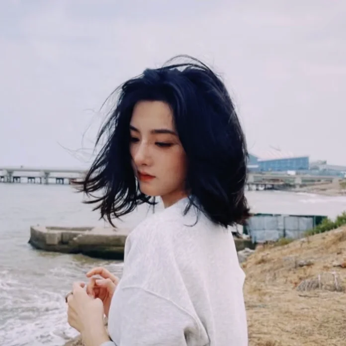 就这个港风明艳大美人爽