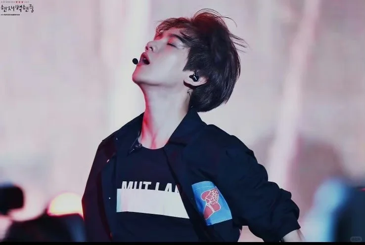这是些什么表情🤤