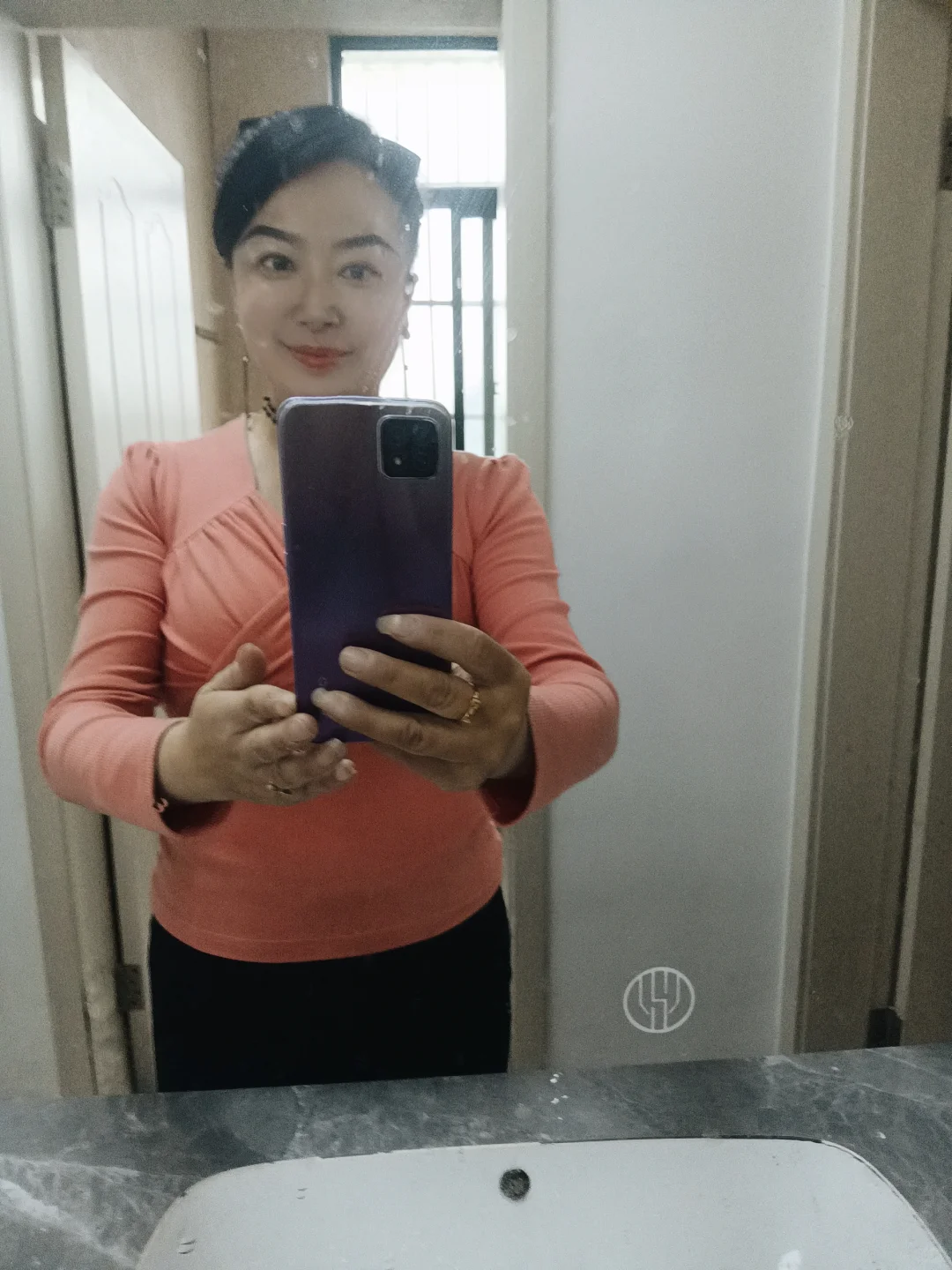 再拍一个高清晰的中年妇女