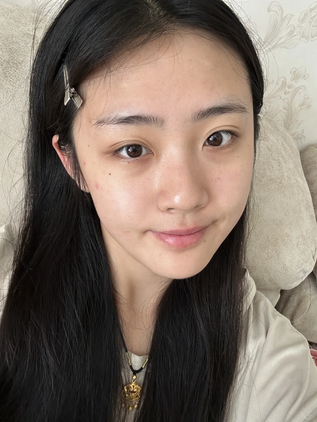 这种脸型看起来很土吗？