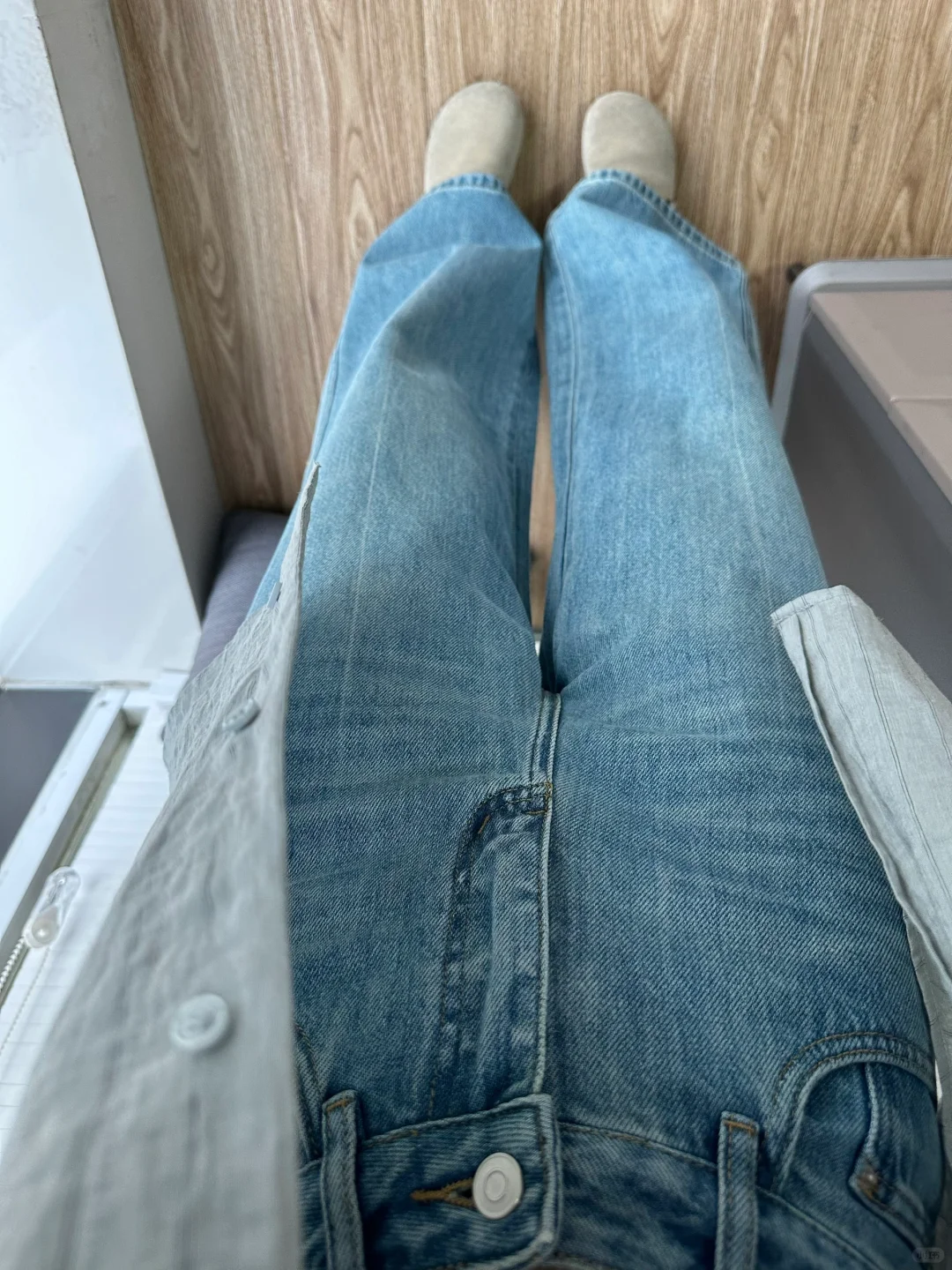 简单又百搭的直筒裤好显瘦显腿直啊！！！
