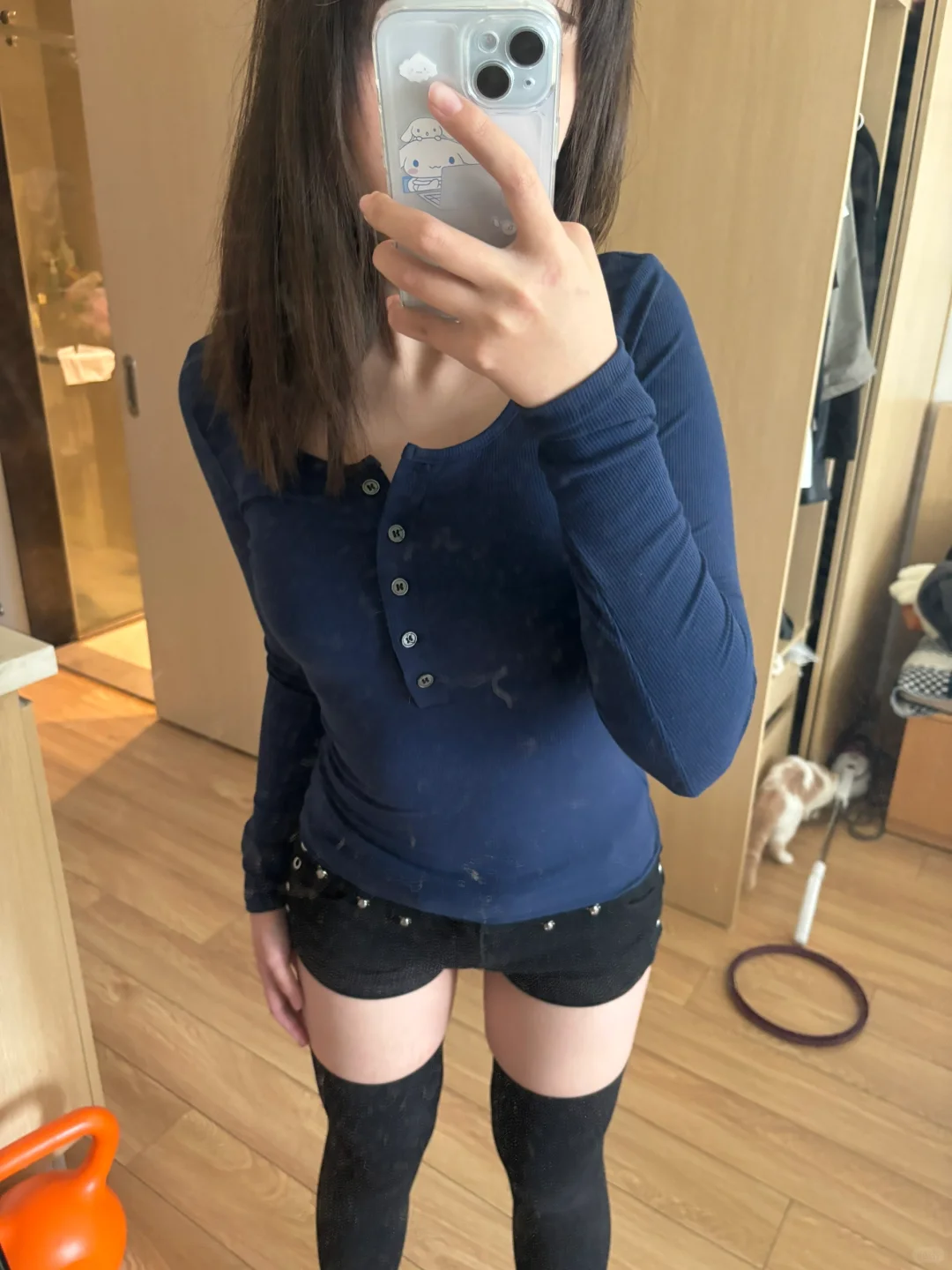 《超长过膝袜配超短裤才最显腿瘦》