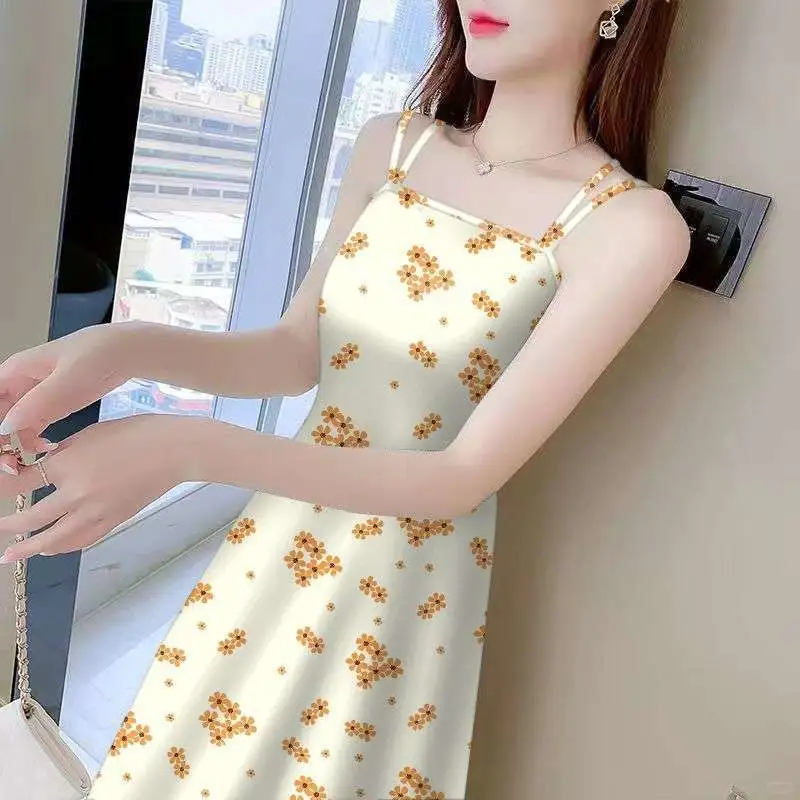 🌺夏日必备！性感碎花吊带裙👗