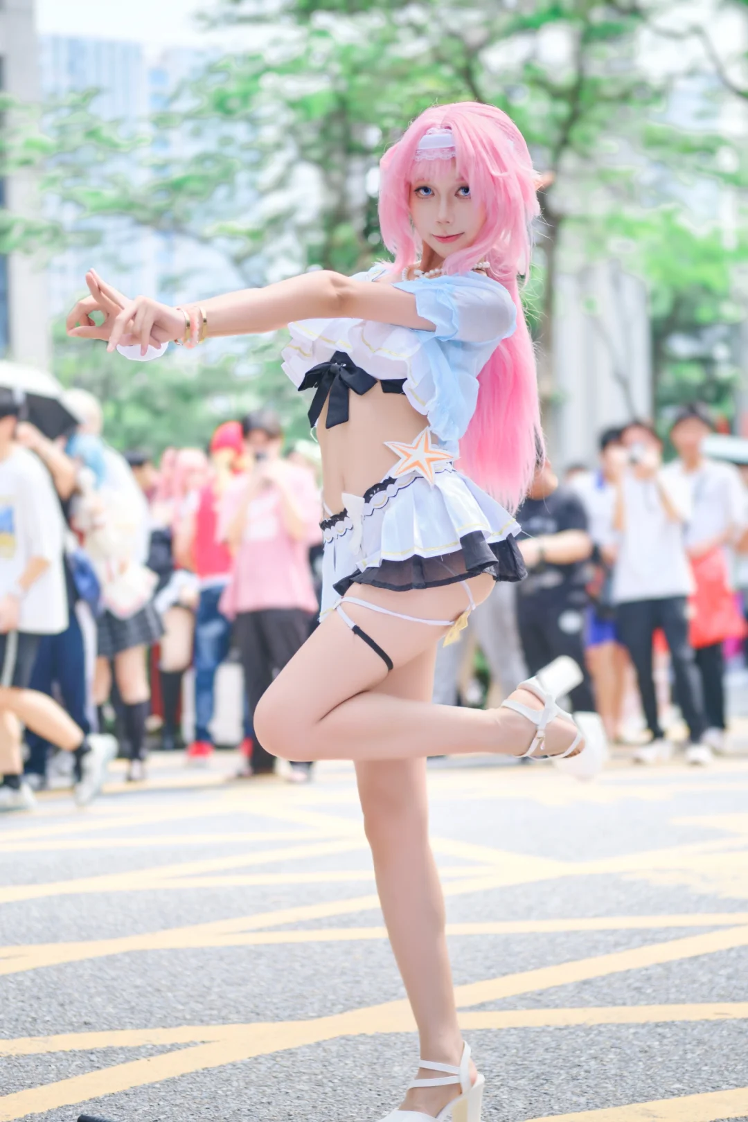 爱莉希雅泳装cos