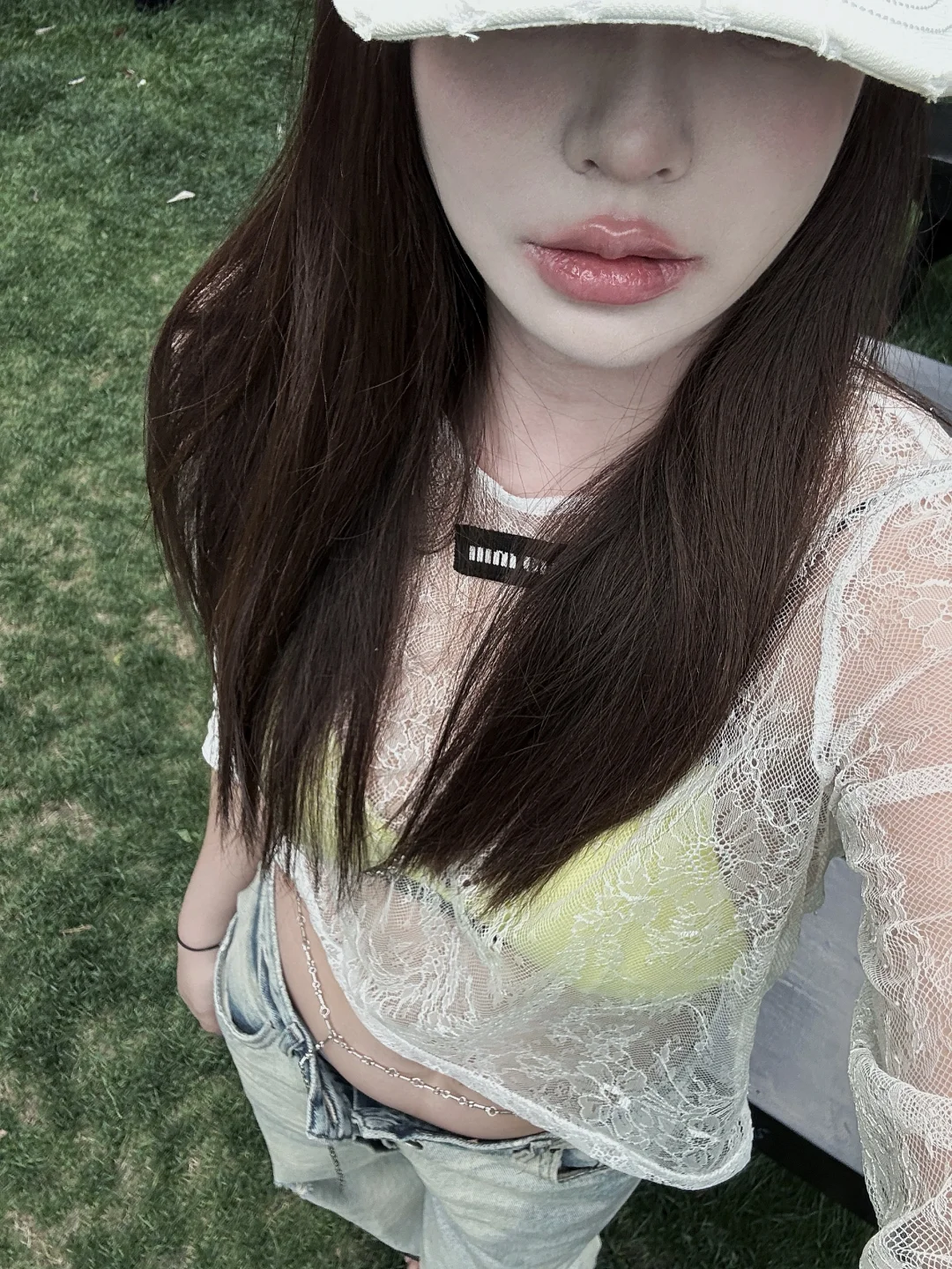 miumiu25的透视网纱上衣｜性感时髦并存