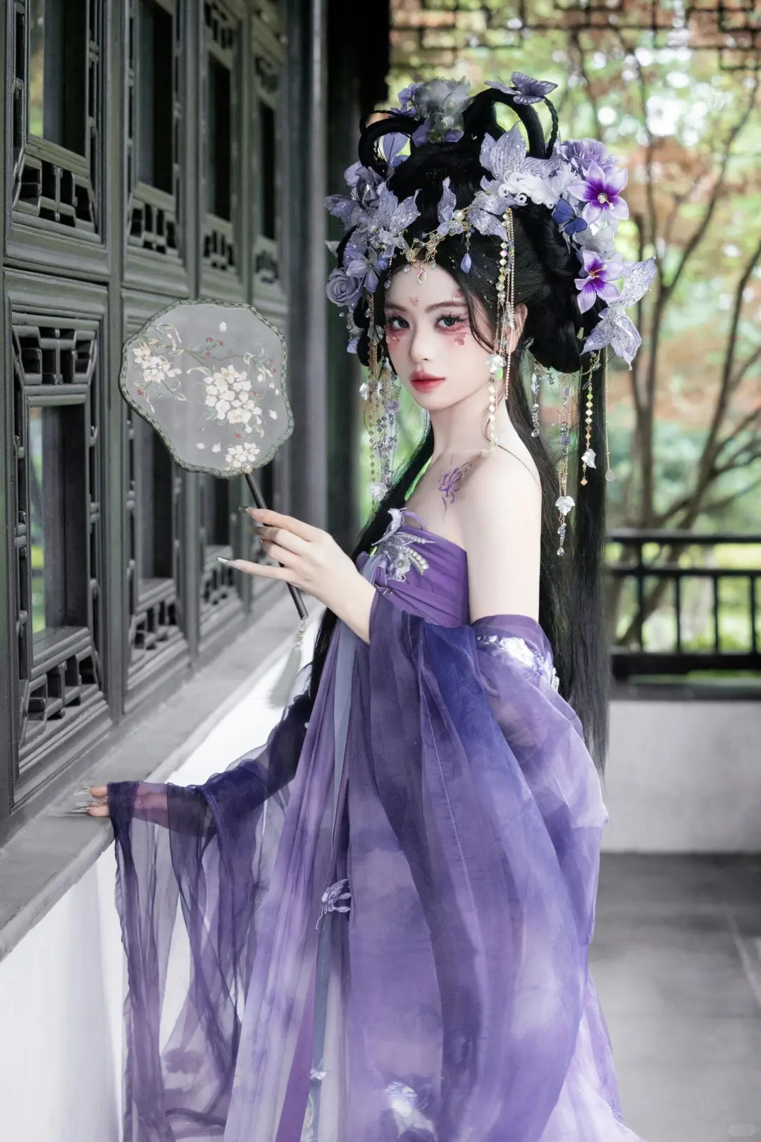 姐姐说紫色很有韵味～来感受一下汉服的魅力