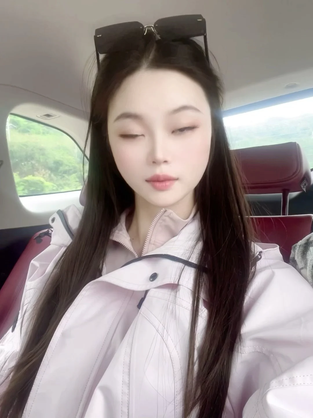 自拍臭美呢