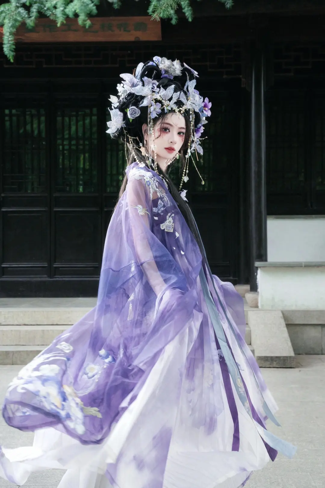 姐姐说紫色很有韵味～来感受一下汉服的魅力