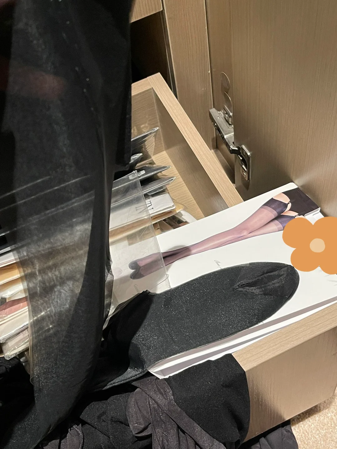 🌟 解锁时尚秘籍：#紫色丝袜 穿搭术 🌟