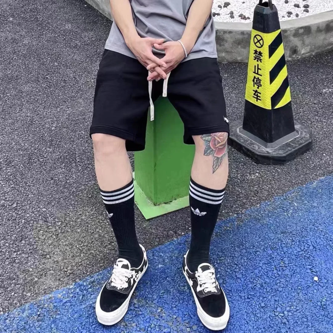 阿迪达斯三叶草袜子黑白条纹长筒袜超值推荐