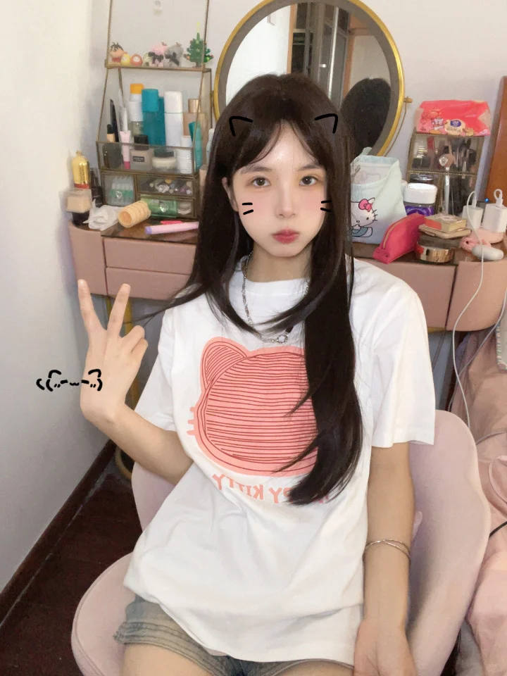 喜欢这种甜甜的妹儿～