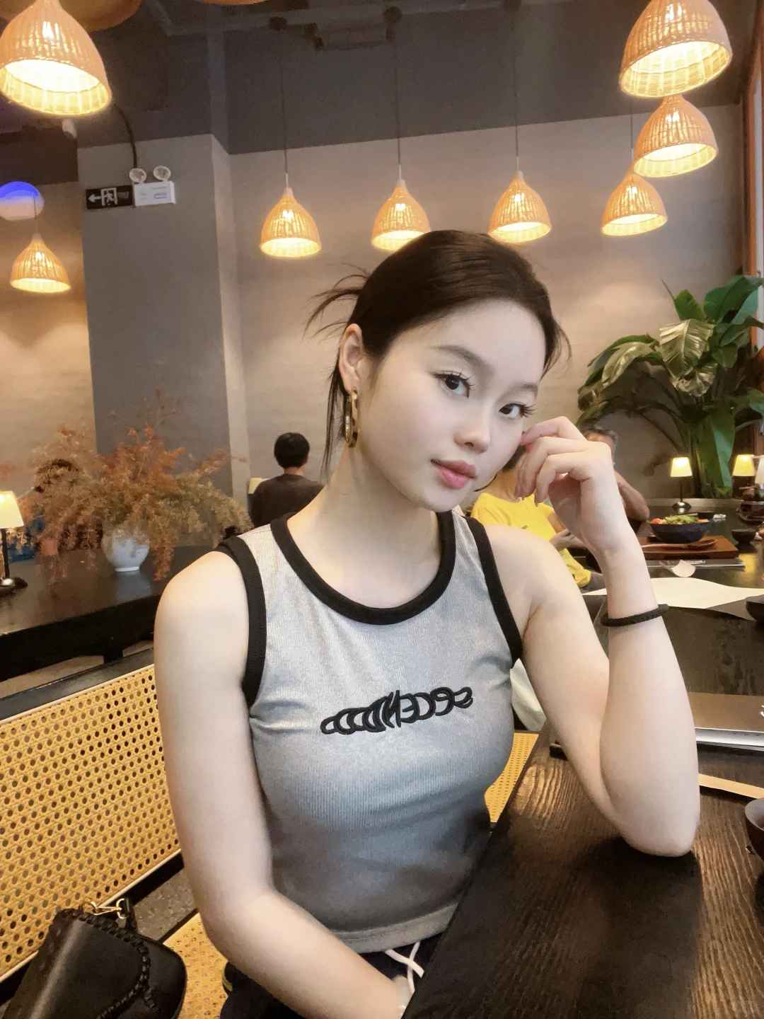 自拍臭美呢