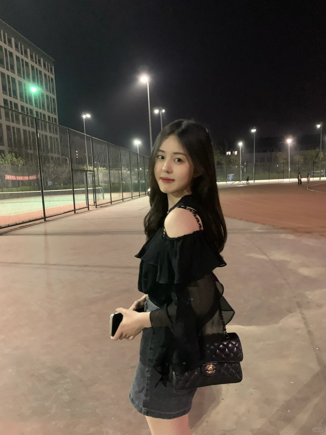这样的穿搭像大学生吗