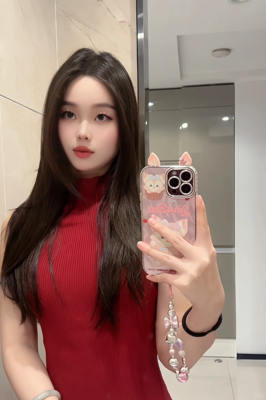 自拍臭美呢