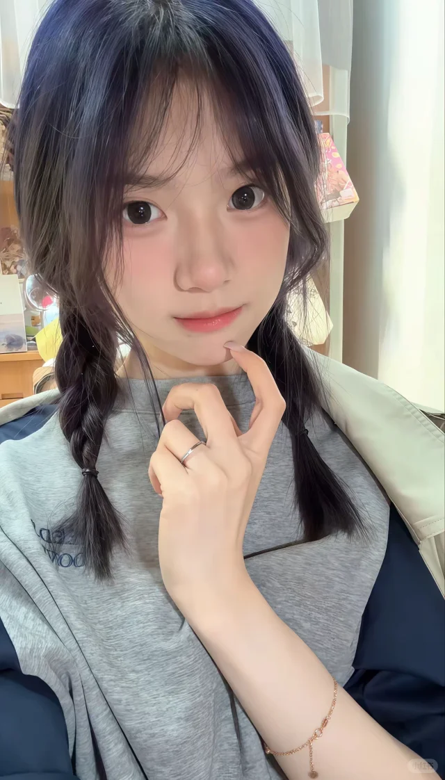 配合度超好的模特一枚 有摄影师来拍照嘛