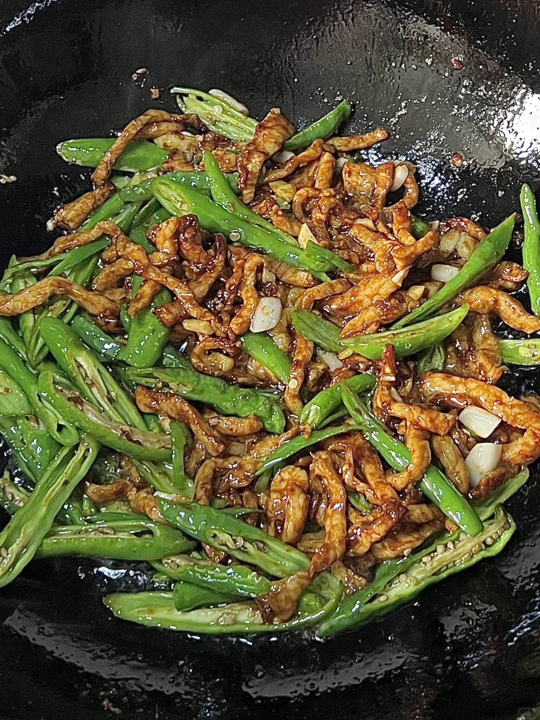简单家常美食！辣椒肉丝