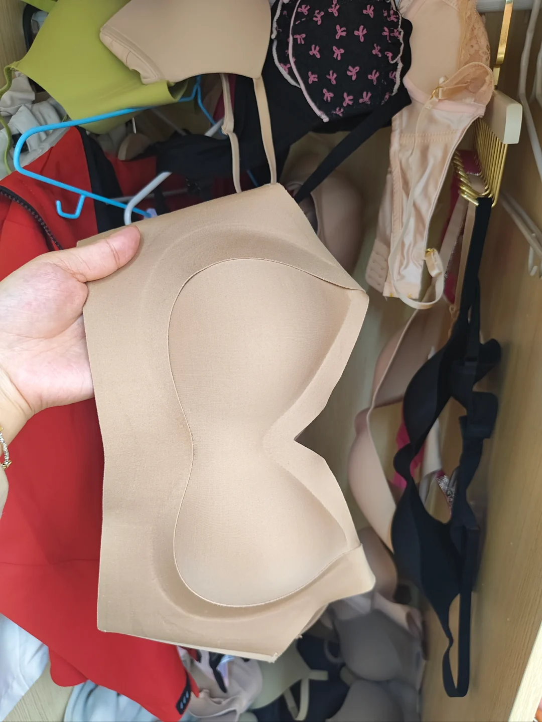 心累！为了聚拢搞得宿舍像内衣批发市场
