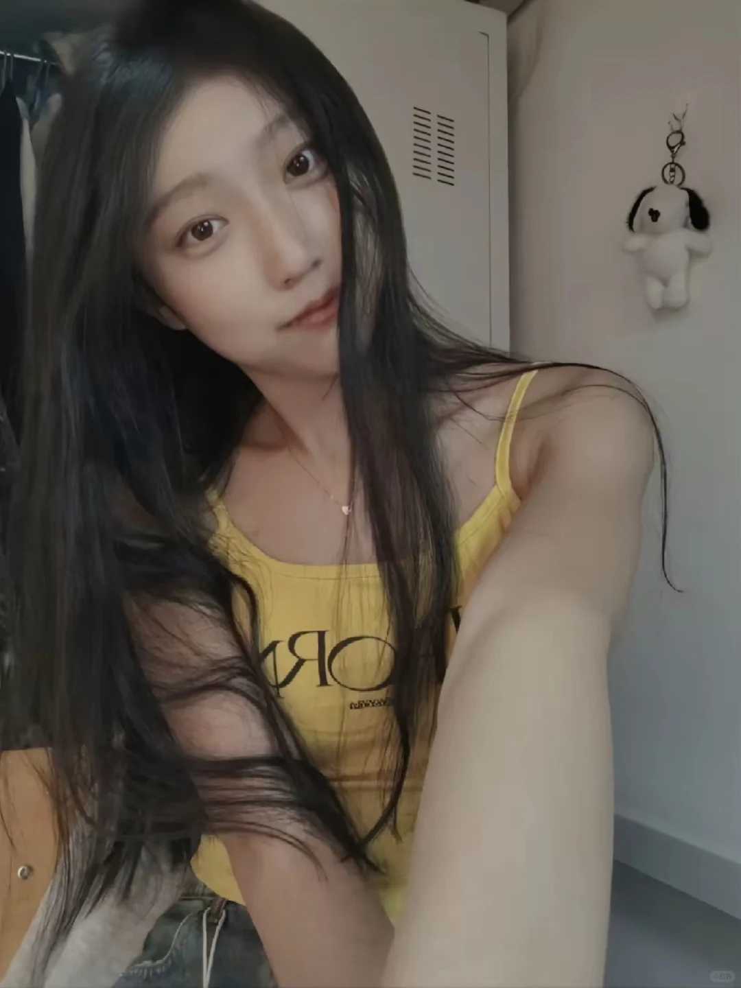 在校女大新模蹲个摄影师可互动懂配合