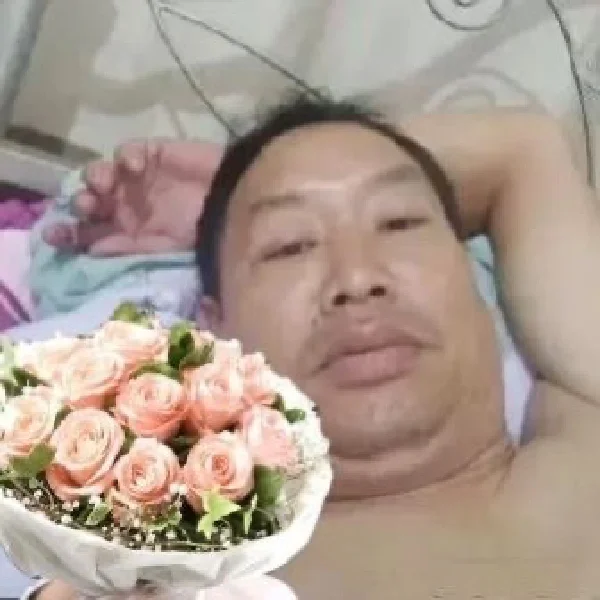 这表情包够让我笑半天的了🤣🤣🤣