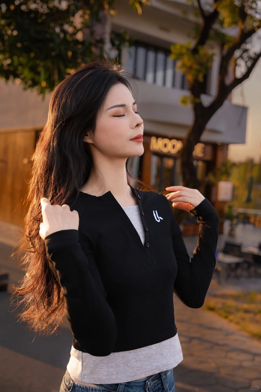 定格魅力瞬间职业西装女模特的优雅风姿
