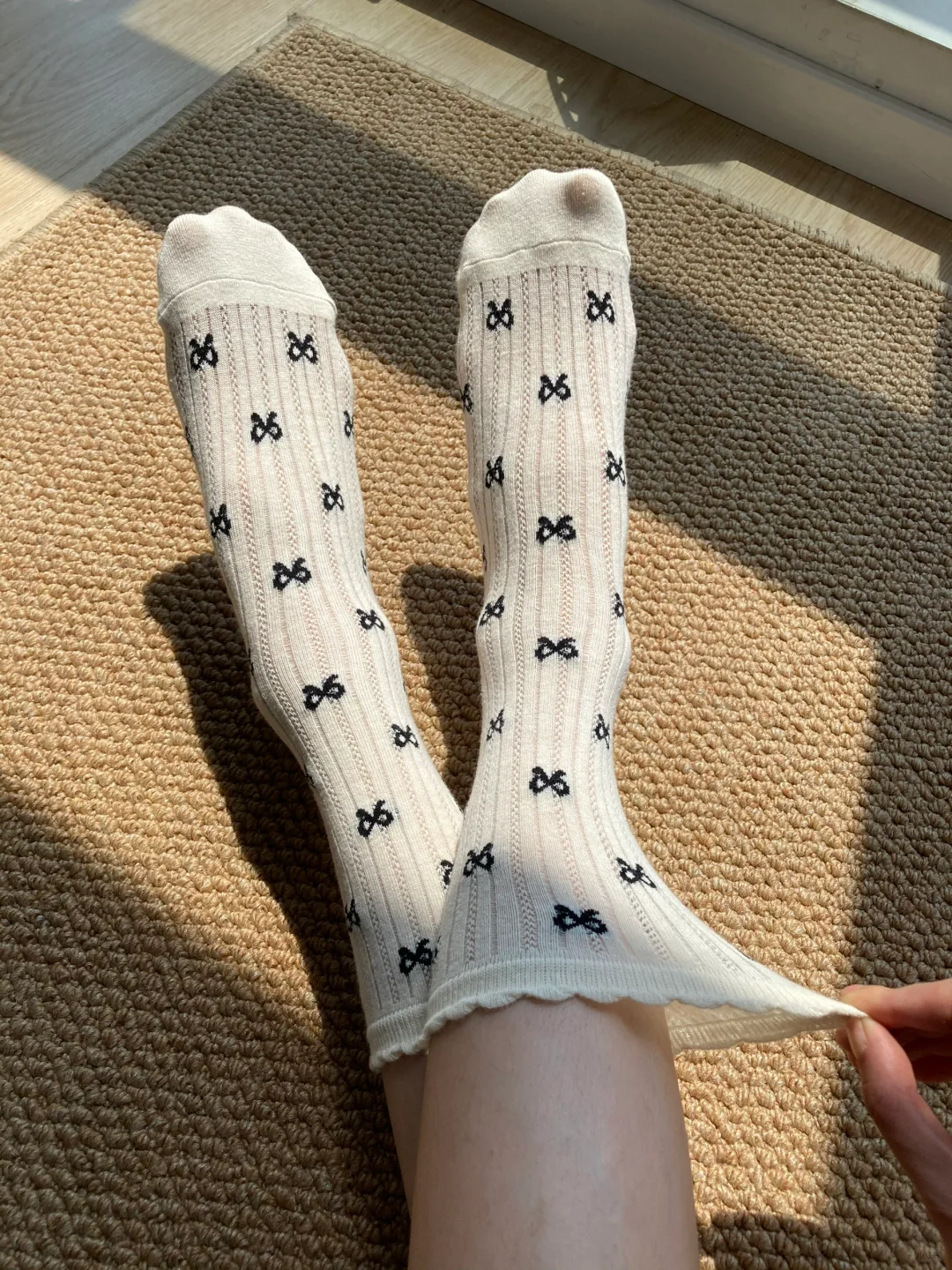 我又快乐了！蝴蝶结花边wa袜～miu感好漂亮✨