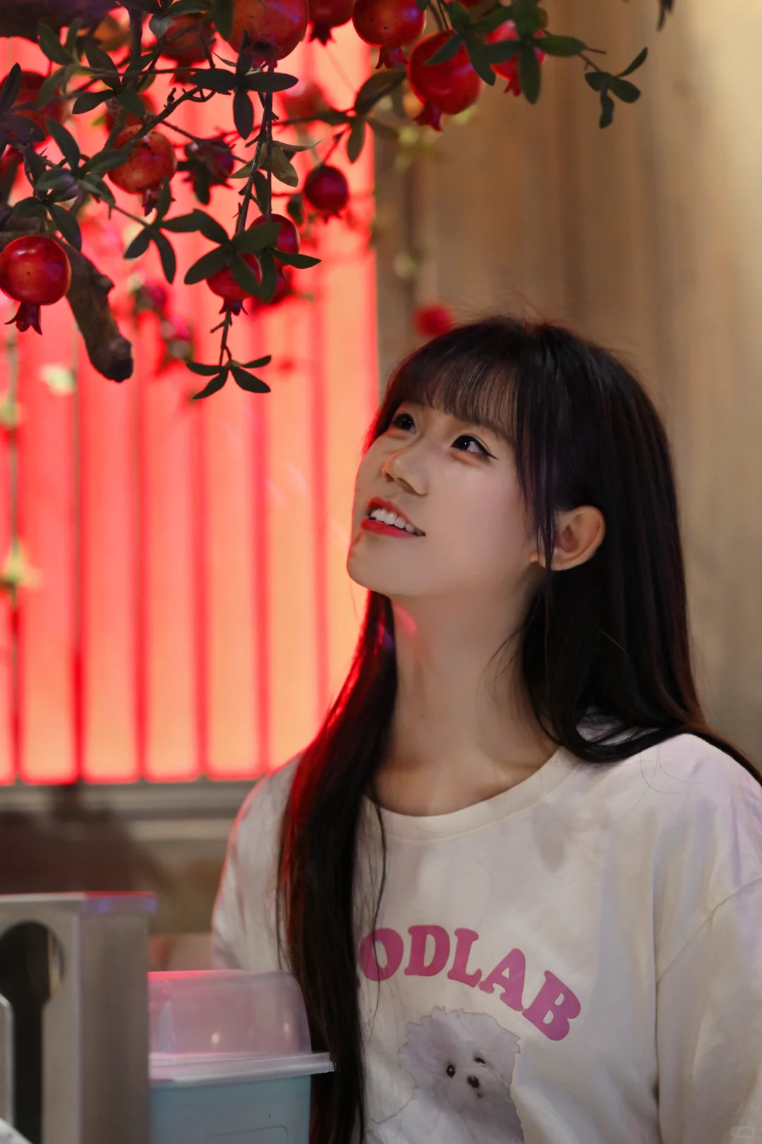 快门咬住夜的轮廓 也咬住你的轮廓